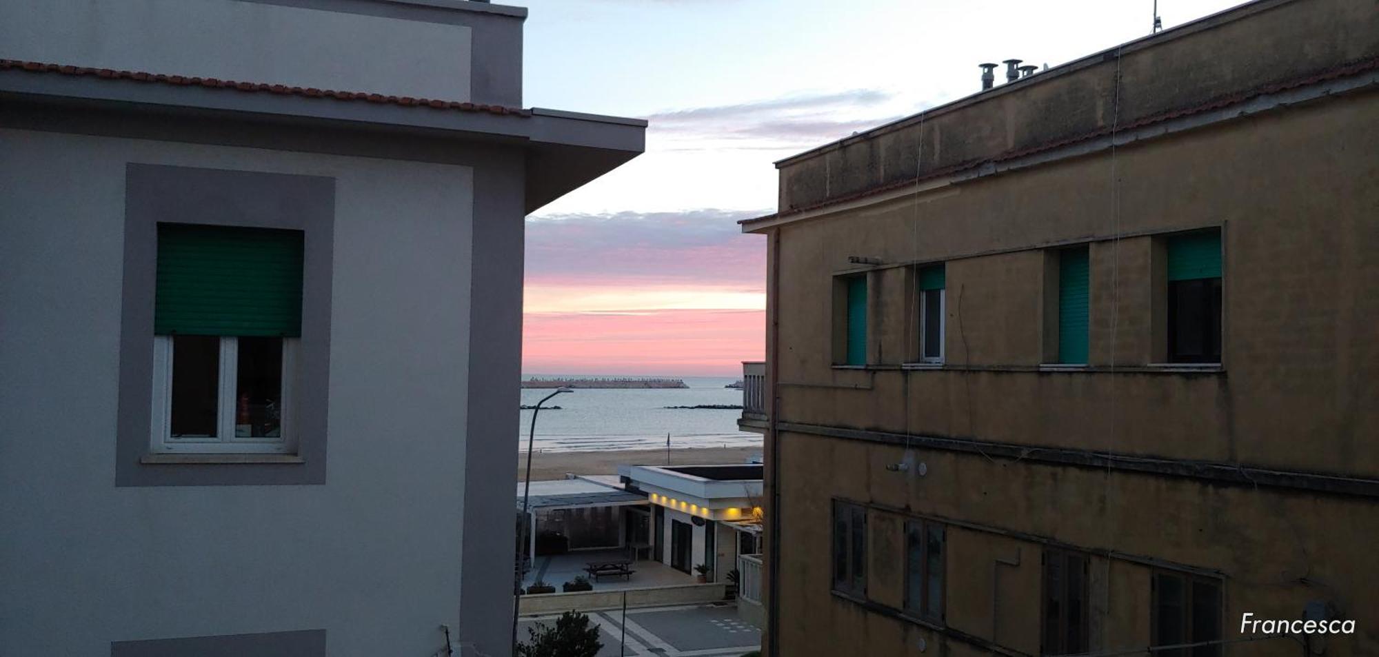 Casa Di Pipo - Appartamento Davanti Al Mare Pescara Eksteriør bilde